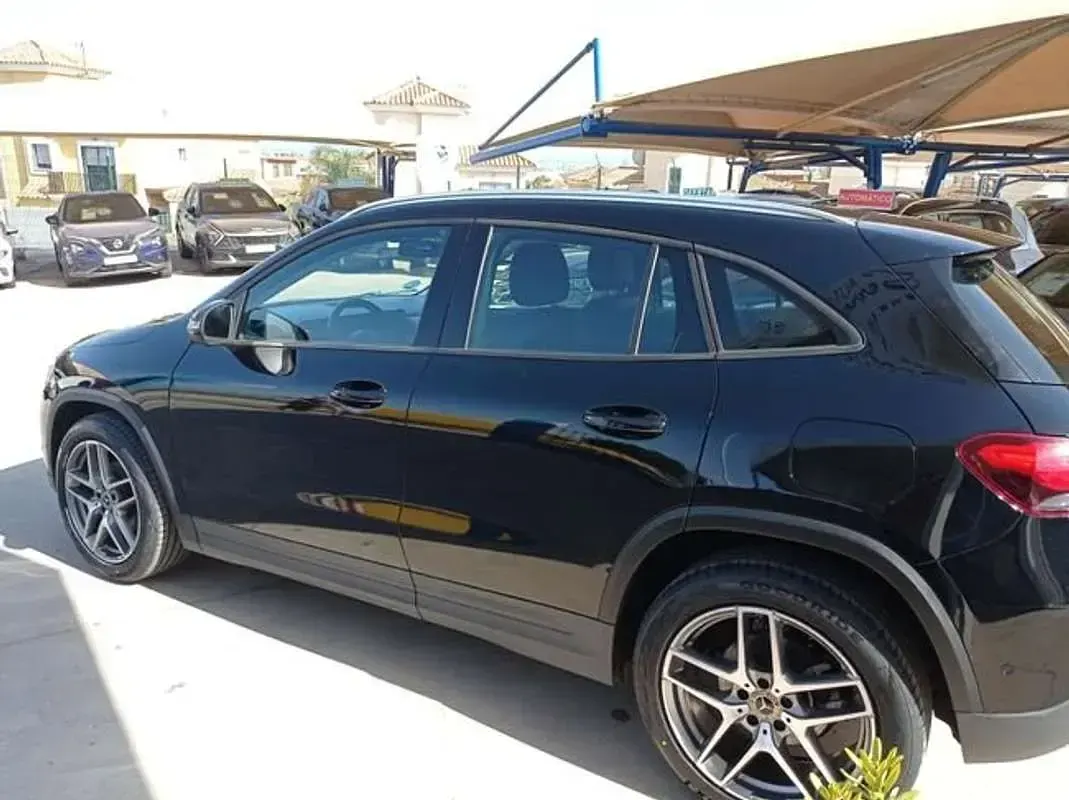 Usado Mercedes GLA180 136 CV (100 kW) 2021 Gris SUV