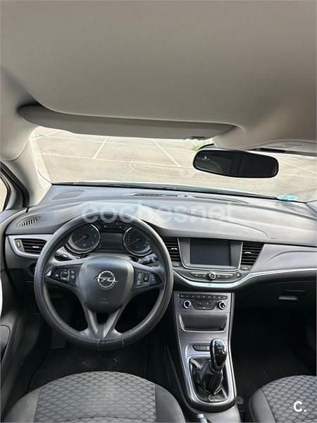 Usado Opel Astra Business 110 CV (80 kW) 2017 Gris / plata Familiar