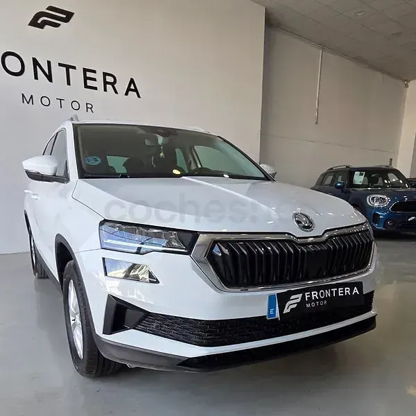 Usado Skoda Karoq Ambition 150 CV (110 kW) 2022 Blanco SUV
