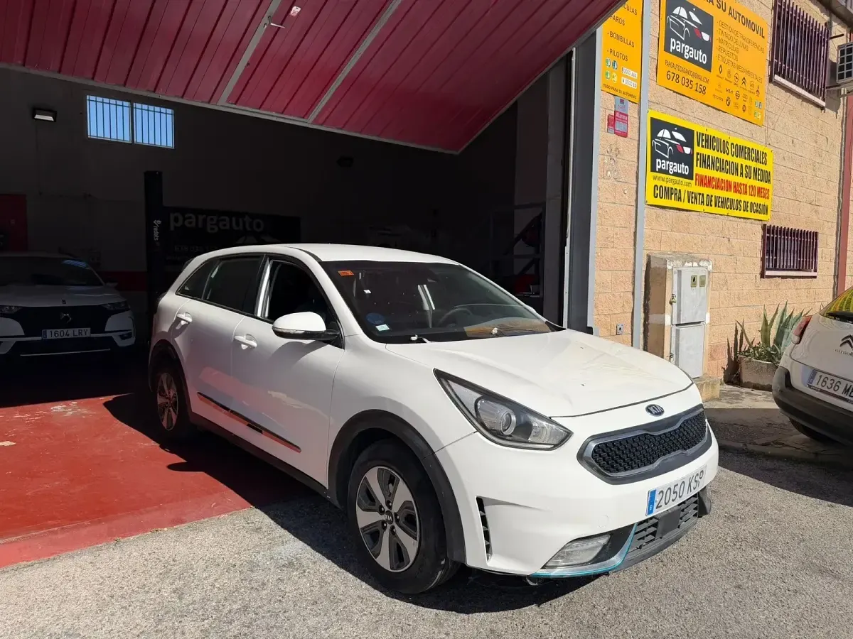 Usado Kia Niro 141 CV (103 kW) 2019 Blanco SUV