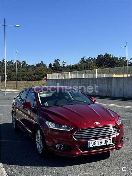 Usado Ford Mondeo Titanium 150 CV (110 kW) 2015 Granate Berlina