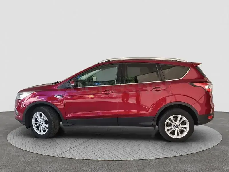 Usado Ford Kuga Titanium 150 CV (110 kW) 2017 Granate SUV