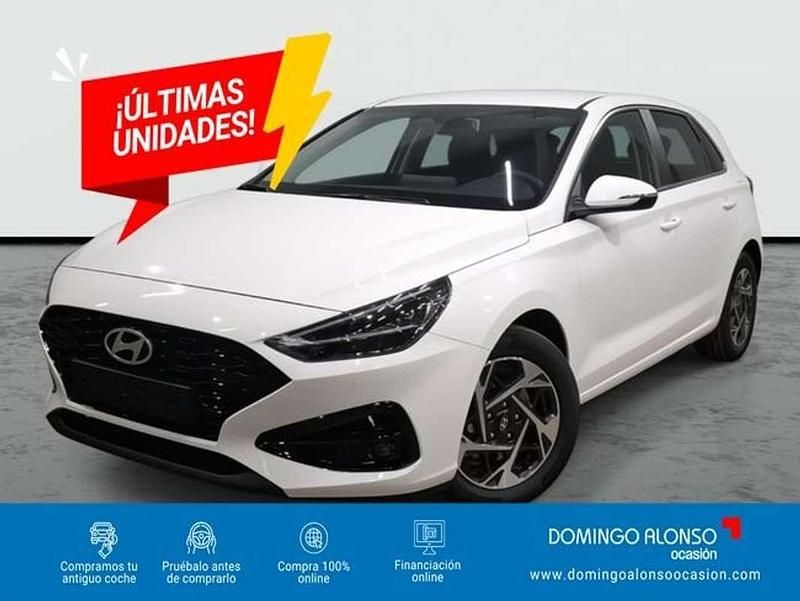 Usado Hyundai i30 101 CV (74 kW) 2025 Blanco Berlina