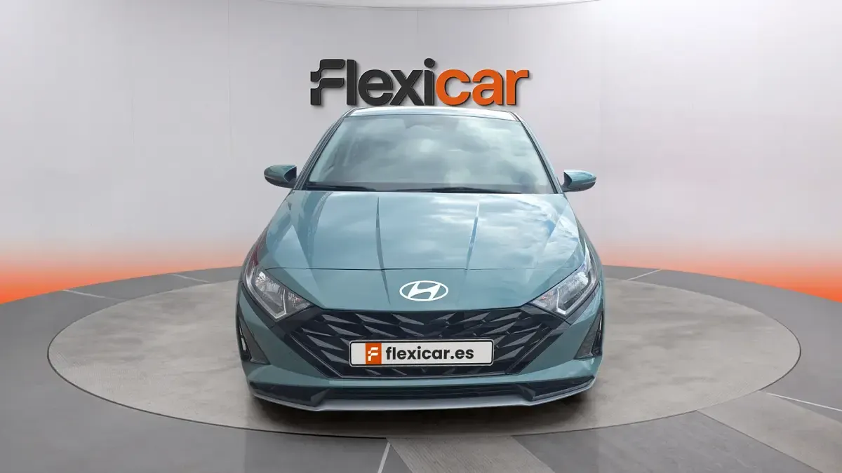 Usado Hyundai i20 101 CV (74 kW) 2024 Verde Utilitario