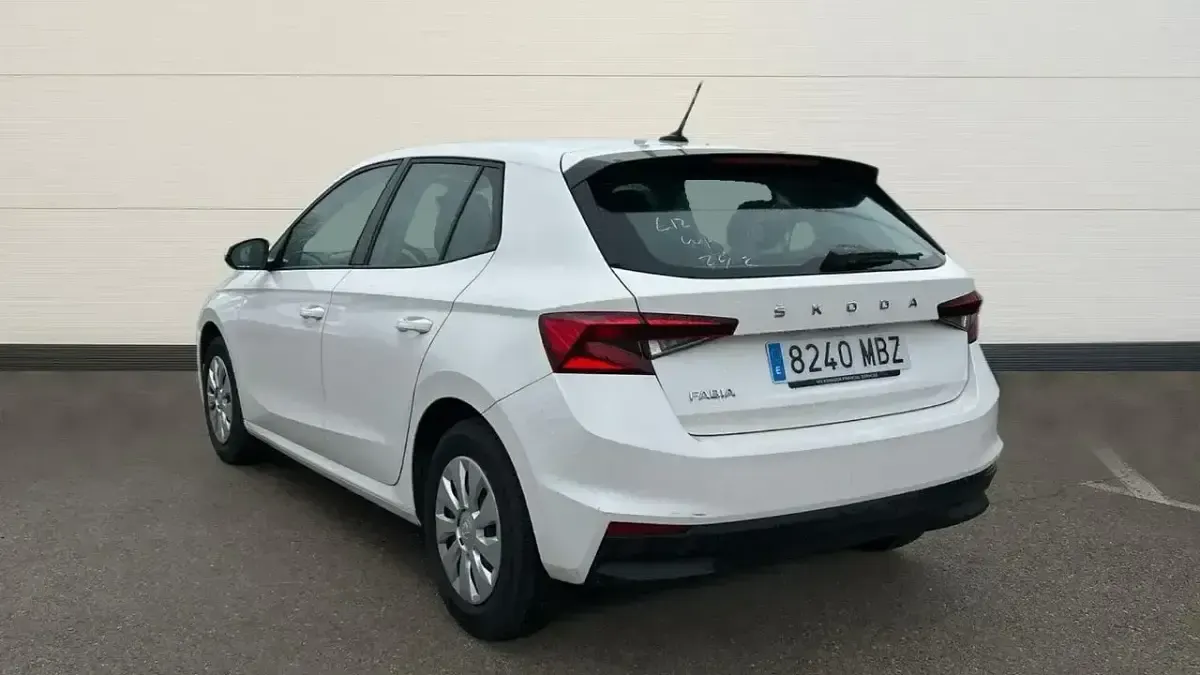 Käytetty Skoda Fabia Active 80 HP (58 kW) 2022 Valkoinen Viistoperä