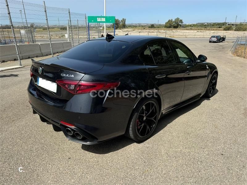 Begagnad Alfa Romeo Giulia Quadrifoglio 510 HK (375 kW) 2018 Svart Sedan