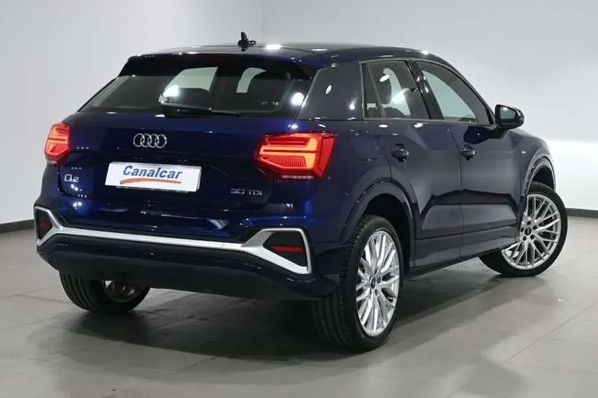 Usado Audi Q2 S-Line 116 CV (85 kW) 2023 Azul SUV