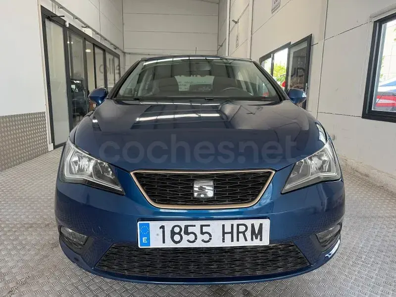 Usado Seat Ibiza I-Tech 105 CV (77 kW) 2013 Azul Berlina