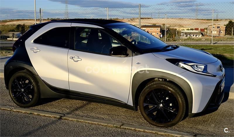 Usado Toyota Aygo X Limited 72 CV (52 kW) 2025 Gris / plata SUV