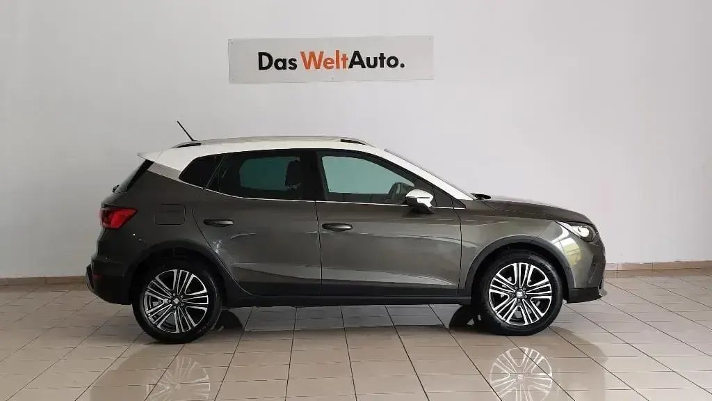 Usado Seat Arona Xperience 115 CV (84 kW) 2025 Blanco SUV