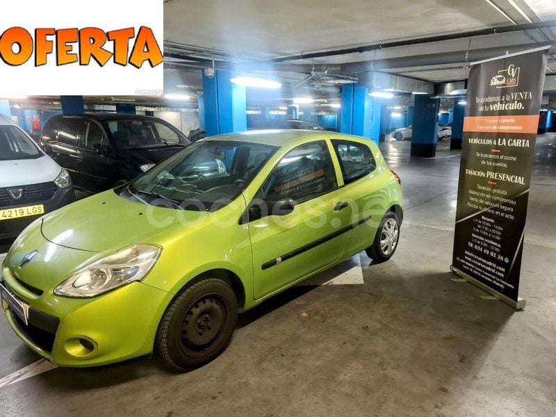 Verde Usado 2009 Renault Clio II Authentique Berlina | 3390 € (Buen precio) - Imagen 1/4