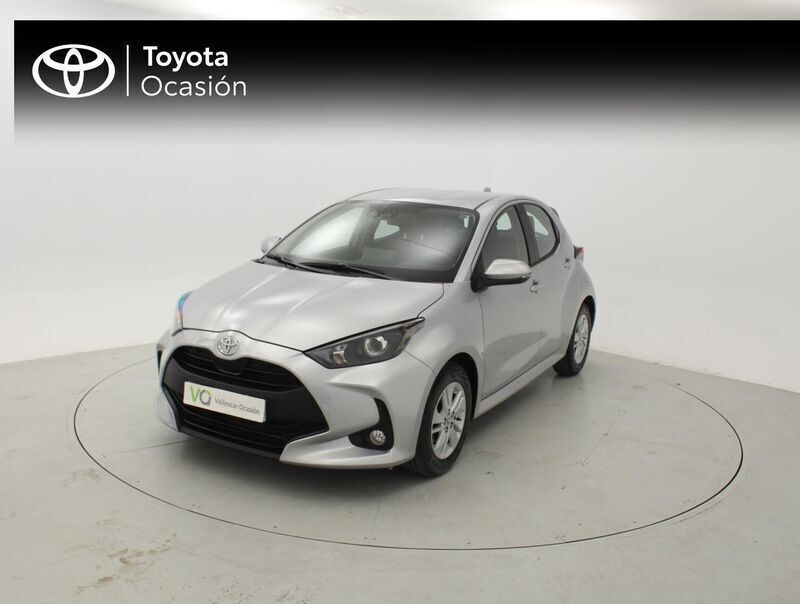 Gris Usado 2024 Toyota Yaris Edition Berlina | 18.225 € (Buen precio) - Imagen 1/4