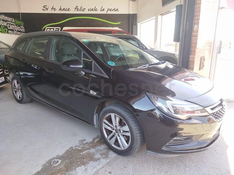 Usado Opel Astra Excellence 136 CV (100 kW) 2016 Negro Familiar