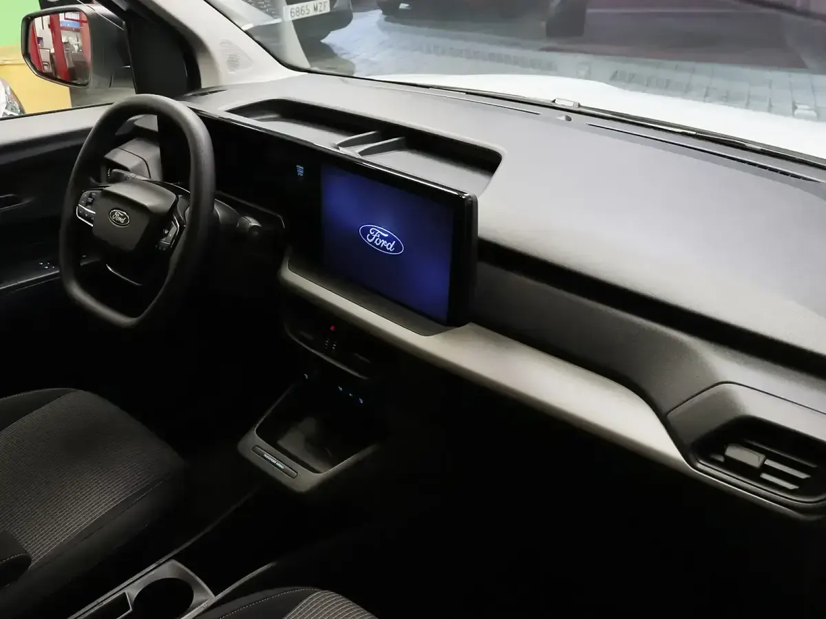 Usado Ford Transit Trend 100 kW (136 CV) 2025 Blanco Utilitario