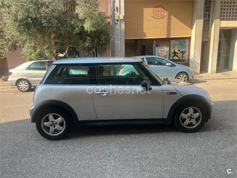 Usado Mini One D 75 CV (55 kW) 2003 Gris / plata Utilitario