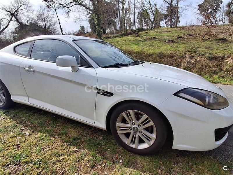 Używany Hyundai Coupé 165 KM (121 kW) 2010 Biały Coupe