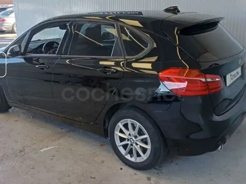 Usado BMW 218 150 CV (110 kW) 2021 Negro Familiar