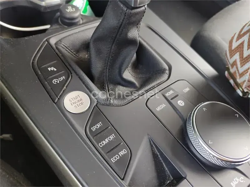 Usado BMW 118 150 CV (110 kW) 2019 Rojo Utilitario