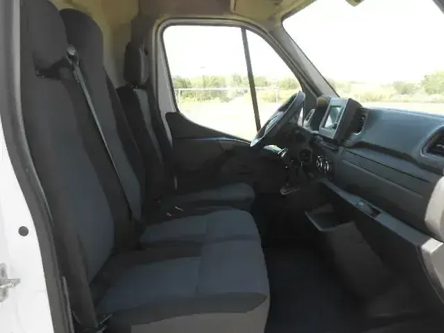 Usado Renault Master 135 CV (99 kW) 2021 Blanco Monovolumen