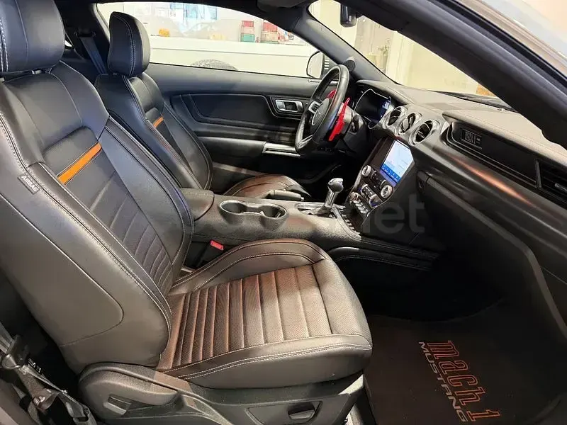 Usado Ford Mustang Fastback 460 CV (338 kW) 2024 Gris / plata Coupe