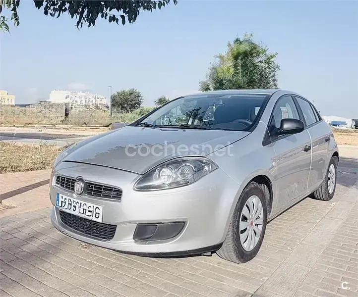 Usado Fiat Bravo Dynamic 120 CV (88 kW) 2008 Gris / plata Utilitario