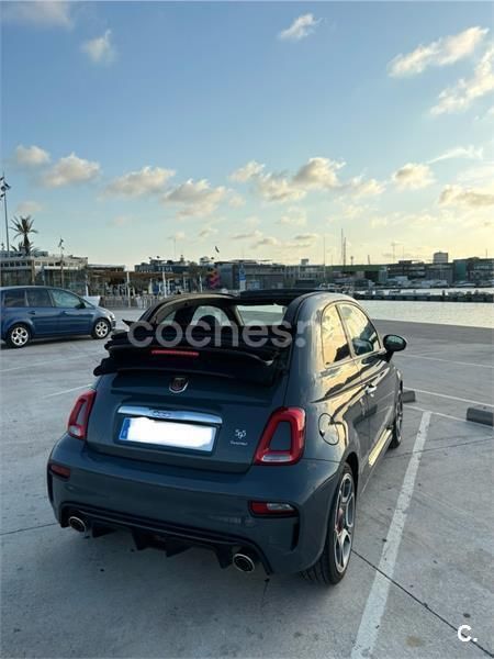 Usado Abarth 595C Turismo 165 CV (121 kW) 2021 Gris / plata Descapotable