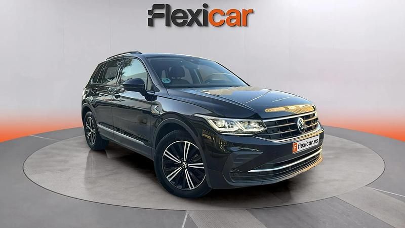 Usado VW Tiguan Life 150 CV (110 kW) 2021 Negro SUV