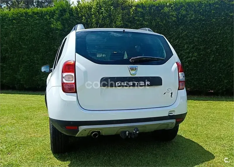 Usado Dacia Duster Ambiance 109 CV (80 kW) 2015 Blanco SUV