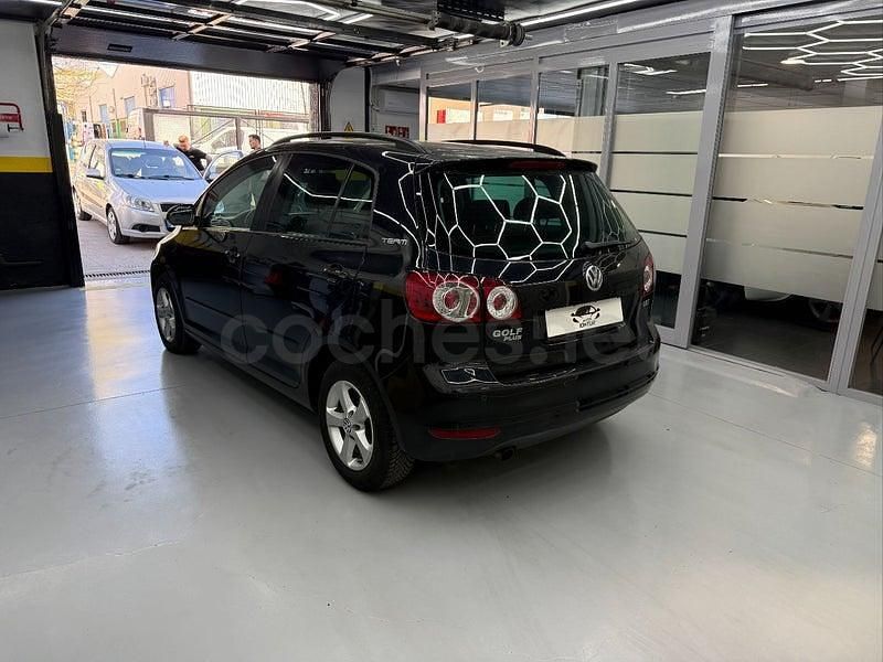 Usado VW Golf Plus Cross Advance 105 CV (77 kW) 2012 Negro Monovolumen