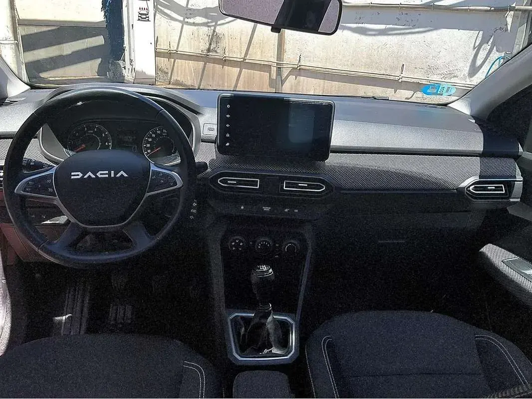 Usado Dacia Jogger Expression 101 CV (74 kW) 2023 Marrón Monovolumen