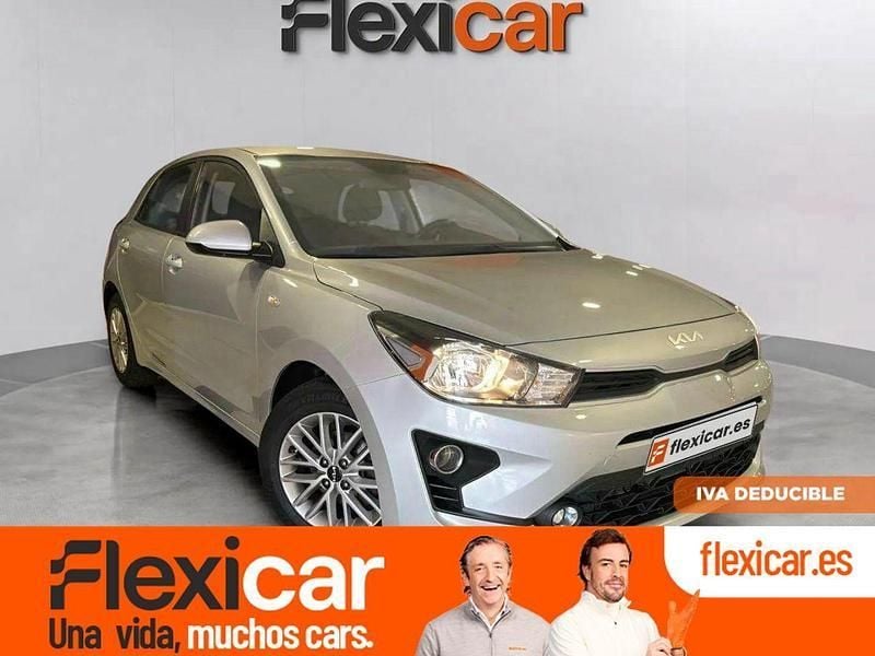 Gris Usado 2022 Kia Rio Sport Berlina | 12.490 € (Precio justo) - Imagen 1/4