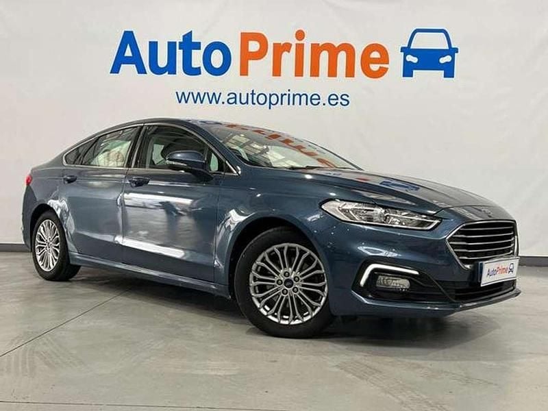Usado Ford Mondeo Titanium 187 HP (137 kW) 2021 Azul Sedan
