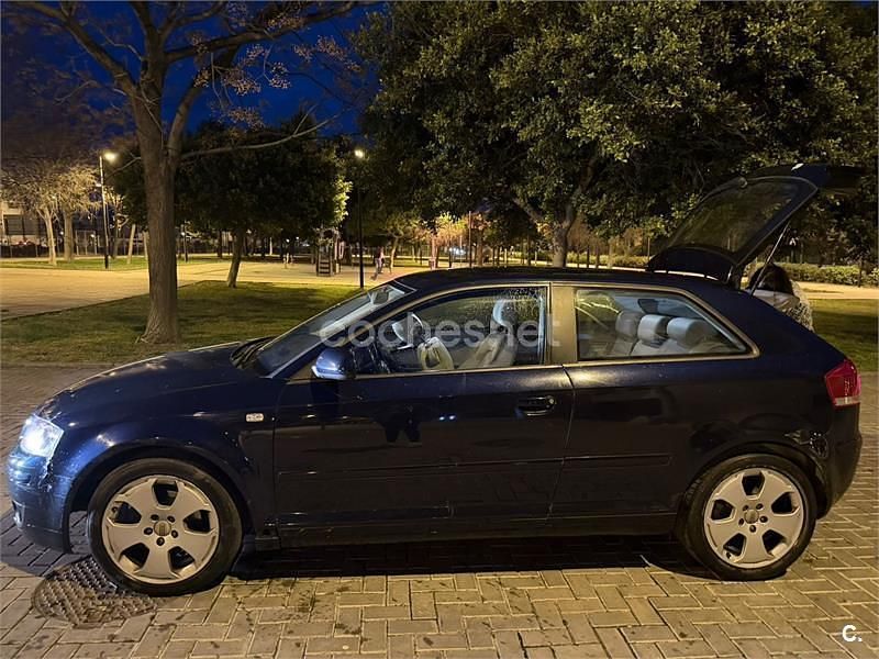 Usado Audi A3 Ambiente 105 CV (77 kW) 2005 Negro Berlina