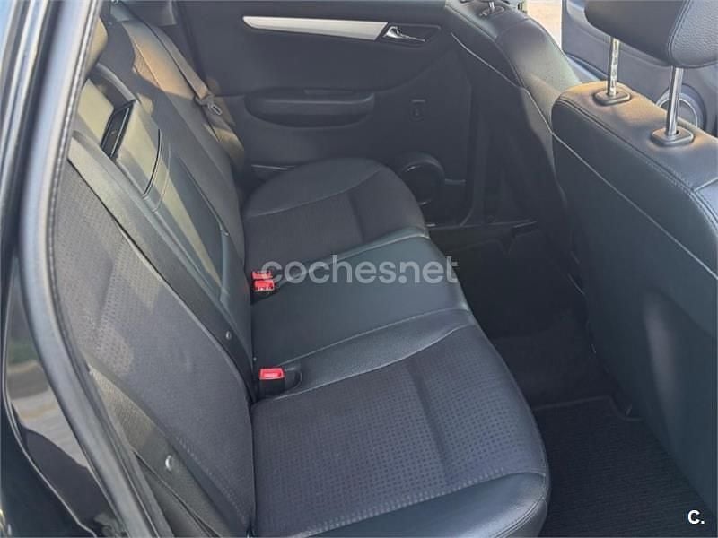 Usado Mercedes B200 140 CV (102 kW) 2007 Negro Monovolumen