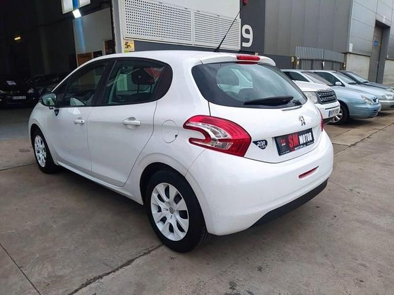 Usado Peugeot 208 68 CV (50 kW) 2014 Blanco Utilitario