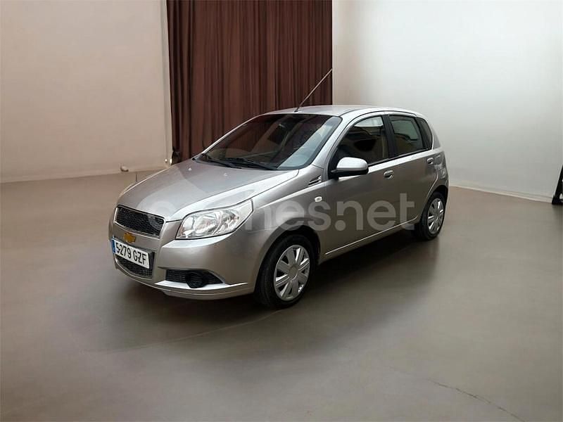 Usado Chevrolet Aveo LS 101 CV (74 kW) 2010 Gris / plata Berlina