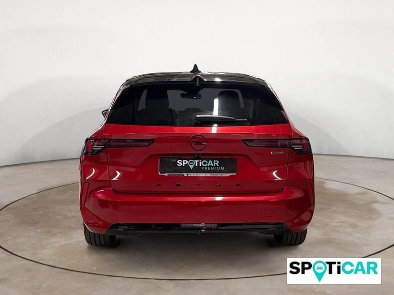 Usado Opel Astra 136 CV (100 kW) 2025 Rojo Berlina