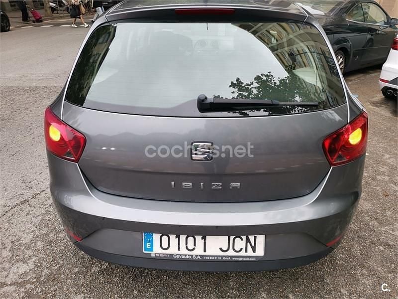 Usado Seat Ibiza Style 105 CV (77 kW) 2015 Gris / plata Berlina