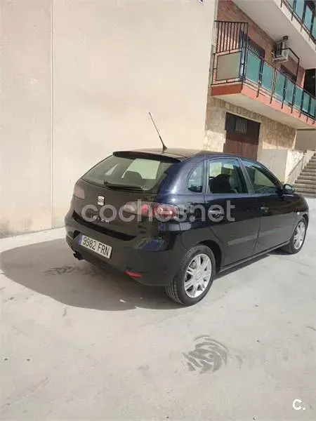 Usado Seat Ibiza Reference 100 CV (73 kW) 2007 Negro Utilitario