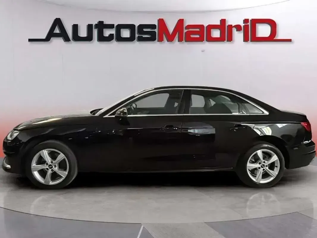 Usado Audi A4 Advanced 136 CV (100 kW) 2021 Negro Berlina
