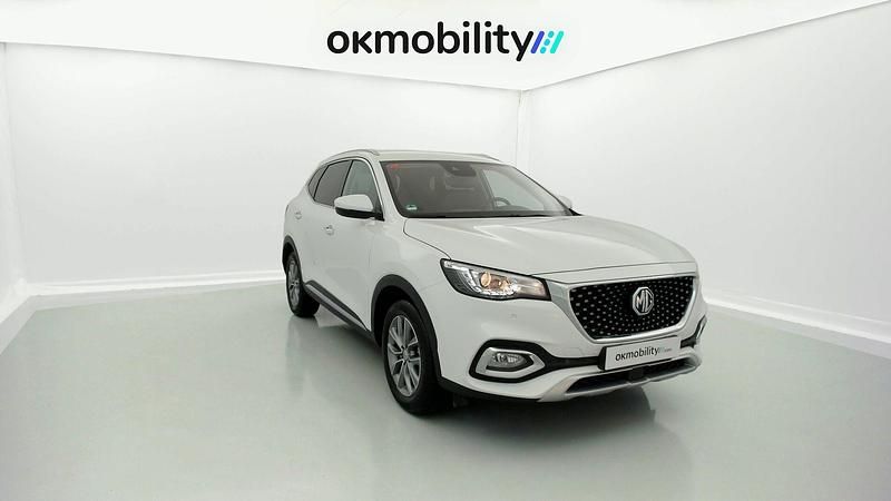 Używany MG HS Comfort 162 KM (119 kW) 2023 Biały SUV