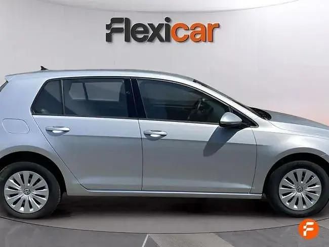 Usado VW Golf VII Advance 110 HP (80 kW) 2018 Cinzento Citadino
