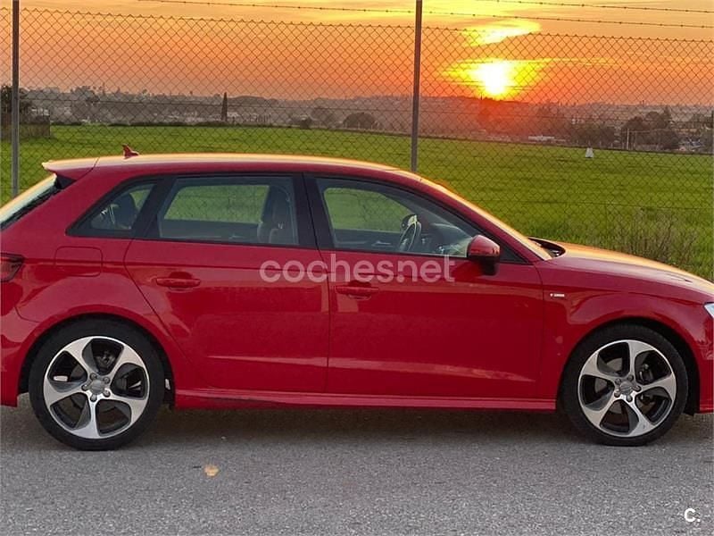 Usado Audi A3 S-Line 110 CV (80 kW) 2015 Rojo Berlina