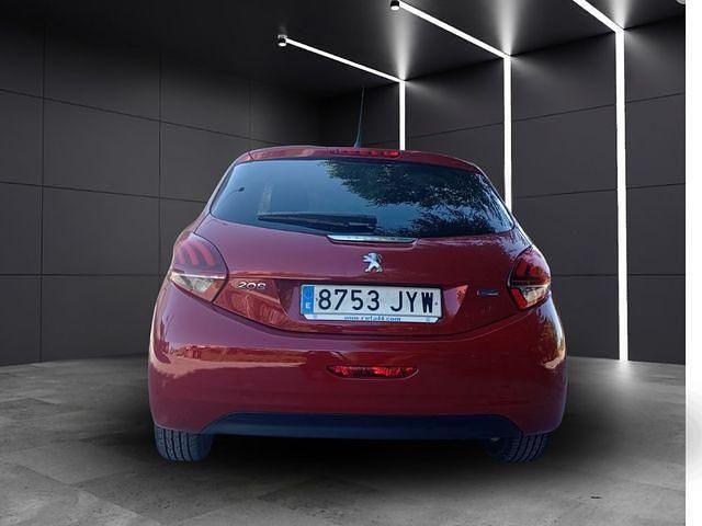 Usado Peugeot 208 Style 82 CV (60 kW) 2017 Rojo Utilitario
