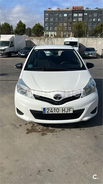 Blanco Usado 2012 Toyota Yaris Active Berlina | 5800 € (Precio justo) - Imagen 1/4