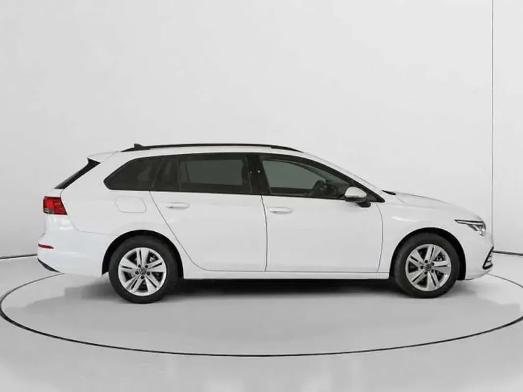 Usado VW Golf VIII Life 116 CV (85 kW) 2023 Blanco Utilitario