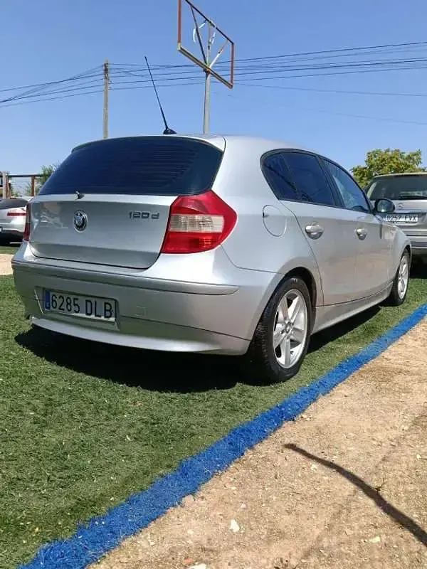 Usado BMW 120 163 CV (119 kW) 2006 Gris Utilitario