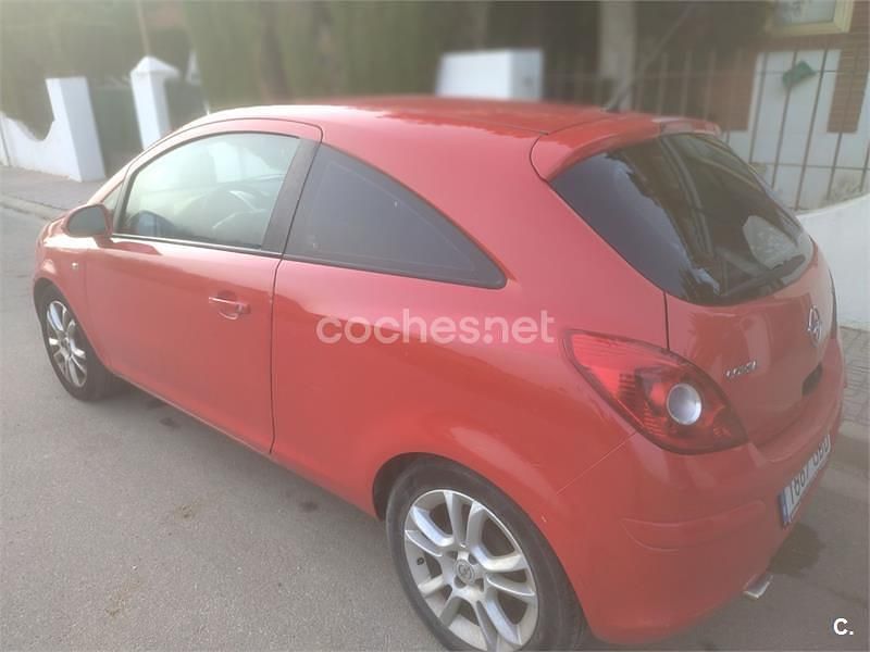 Usado Opel Corsa Sport 75 CV (55 kW) 2008 Rojo Utilitario