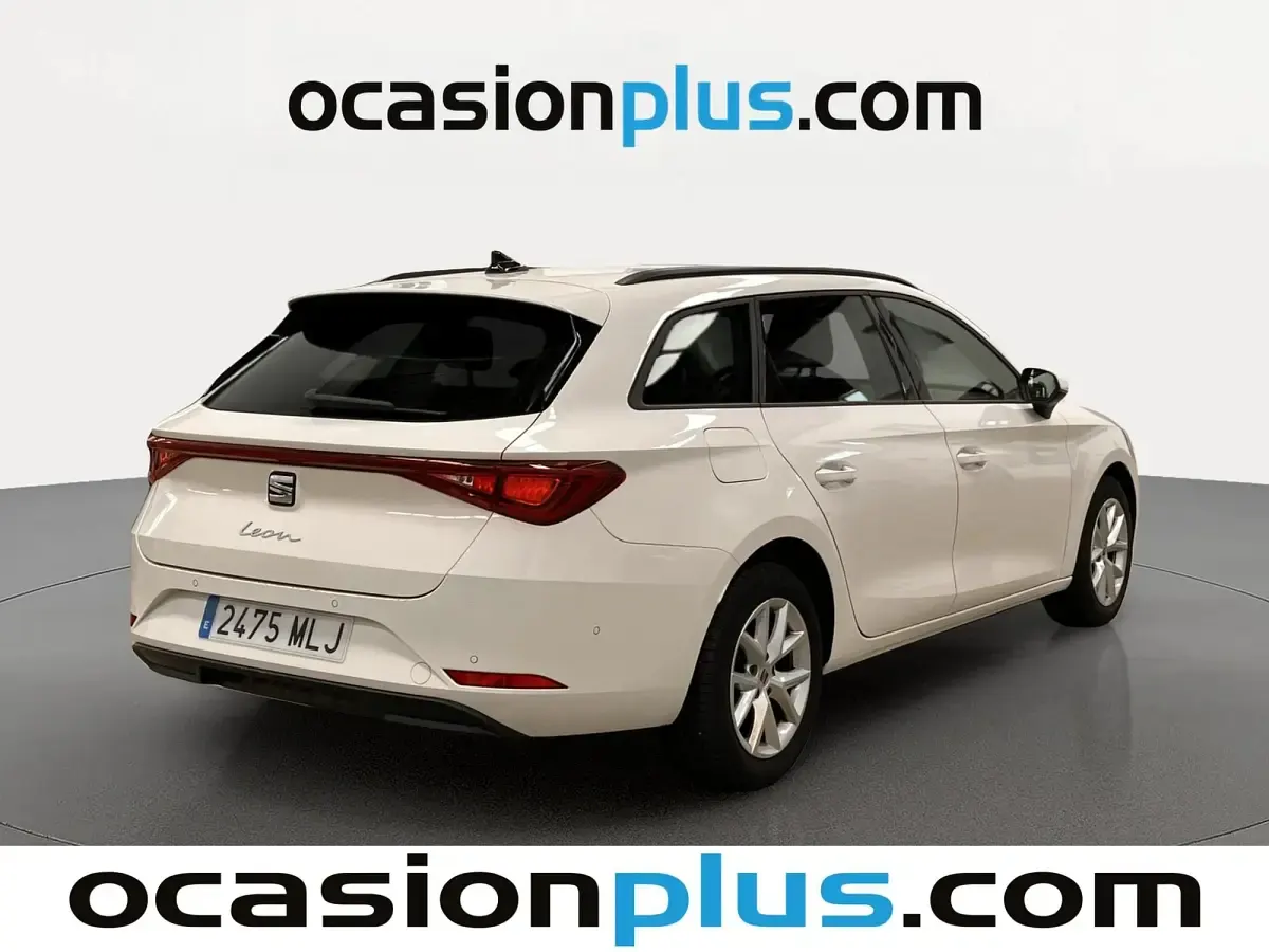 Käytetty Seat Leon ST Style 131 HP (96 kW) 2023 Valkoinen Farmari