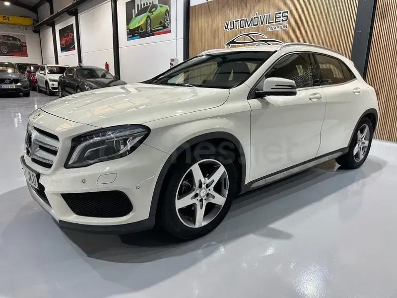 Usado Mercedes GLA200 AMG line 136 CV (100 kW) 2015 Blanco SUV